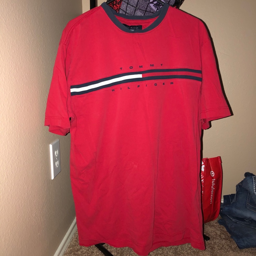 Vintage Tommy Hilfiger tshirt